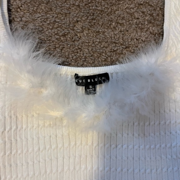 Blue blush fur top - Picture 2 of 3